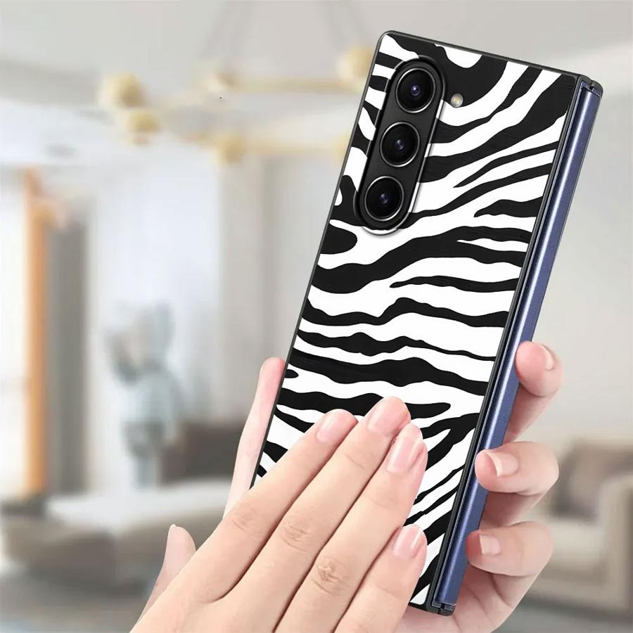 Zebra Striped Sunflower Back P – обзор и цена Phone Cases Z Fold 7